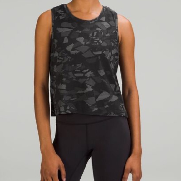 lululemon athletica Tops - Lululemon- Black Camouflage training top, size 6-10